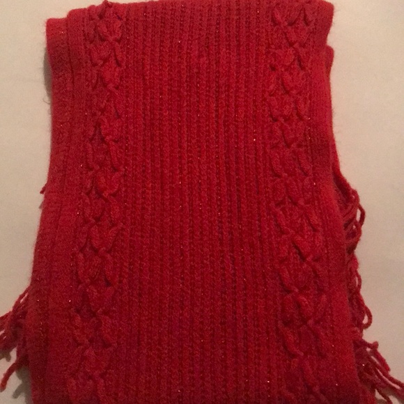 Scarf with Gloves - Picture 2 of 3